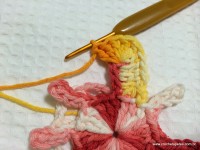 Flor margarida rasteira em crochê (27)