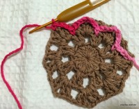 Passo_a_passo_flor_paix_o_por_roma_www.croche.com_53_