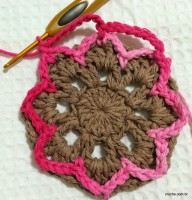 Passo_a_passo_flor_paix_o_por_roma_www.croche.com_61_