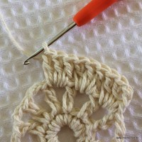 Tapete redondo com flor girasso passo a passo (15)