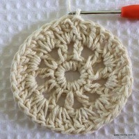 Tapete redondo com flor girasso passo a passo (16)