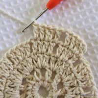 Tapete redondo com flor girasso passo a passo (32)