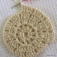 Tapete redondo com flor girasso passo a passo (34)