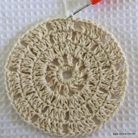 Tapete redondo com flor girasso passo a passo (35)
