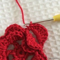 Flor tomando forma com 3 camadas de p&eacute;talas