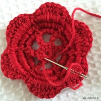 Fixando a p&eacute;rola na parte de tr&aacute;s