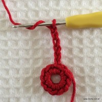 Iniciando as al&ccedil;as da flor com correntinhas