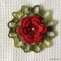 Resultado final da flor rasteirinha com base verde