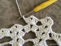 Trilho de mesa - caminho de mesa com flor rasteirinha - passo a passo (50)