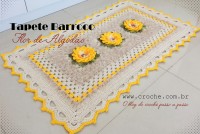 Tapete barroco com flor de algodão