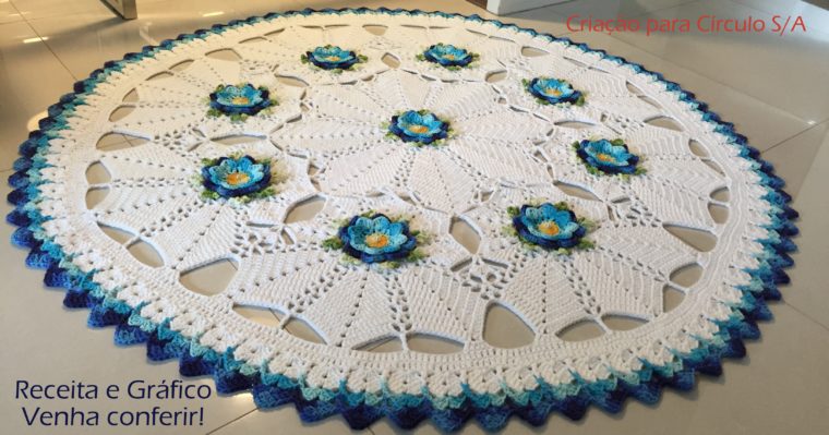 Tapete max com flores azuis