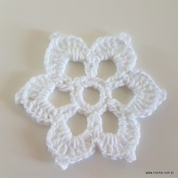 Centro de mesa com flor de pêsego (1)