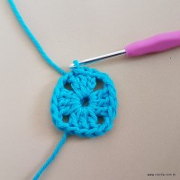 Tapete azul quadrado passo a passo (12)