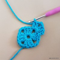 Tapete azul quadrado passo a passo (16)