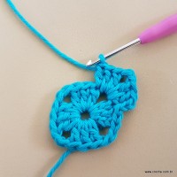 Tapete azul quadrado passo a passo (17)