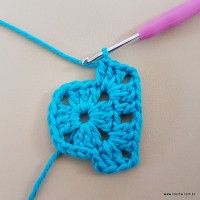 Tapete azul quadrado passo a passo (22)