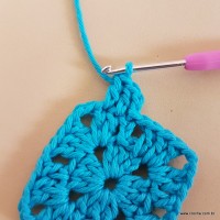 Tapete azul quadrado passo a passo (26)