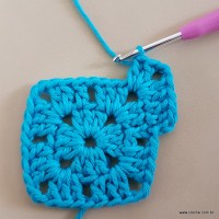 Tapete azul quadrado passo a passo (30)