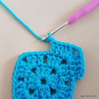 Tapete azul quadrado passo a passo (32)