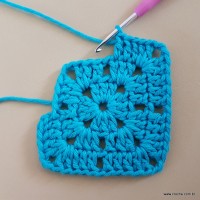 Tapete azul quadrado passo a passo (36)