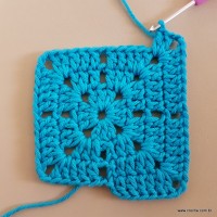 Tapete azul quadrado passo a passo (43)