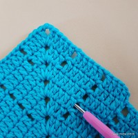 Tapete azul quadrado passo a passo (87)